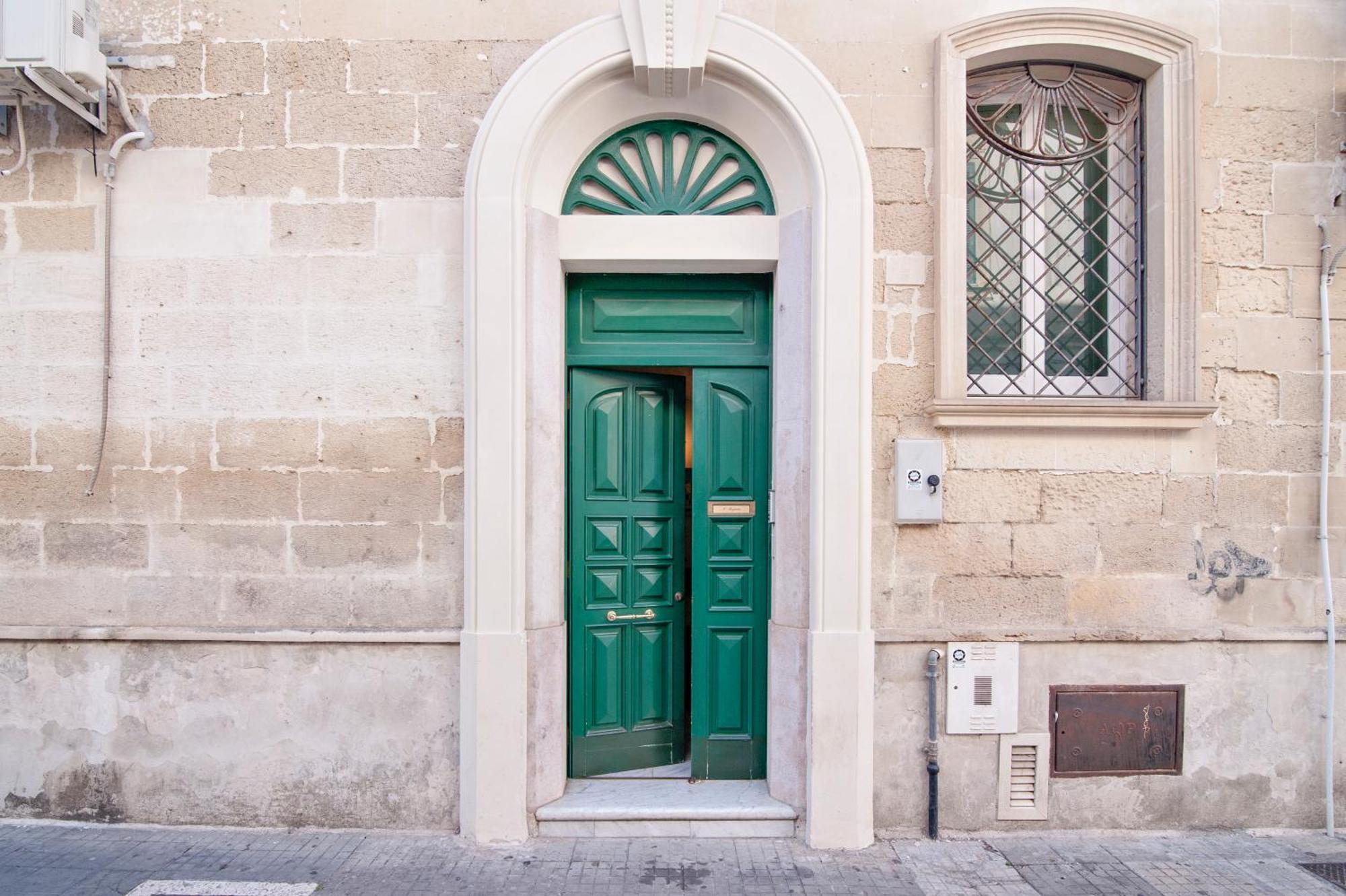 The Golden Hour, Luxury Apartment With A Panoramic View Lecce Zewnętrze zdjęcie
